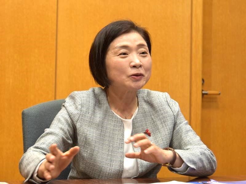 高梨みちえ氏
