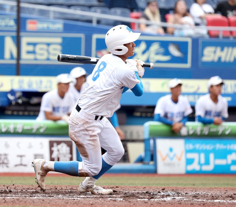 長狭－八千代松陰　１０回表八千代松陰１死二、三塁、矢島が勝ち越し２点三塁打を放つ＝ＺＯＺＯマリン