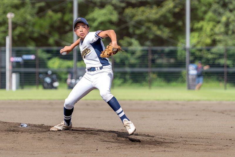 終盤まで威力ある直球を投げ込んだ習志野サンデーズの丸山永翔