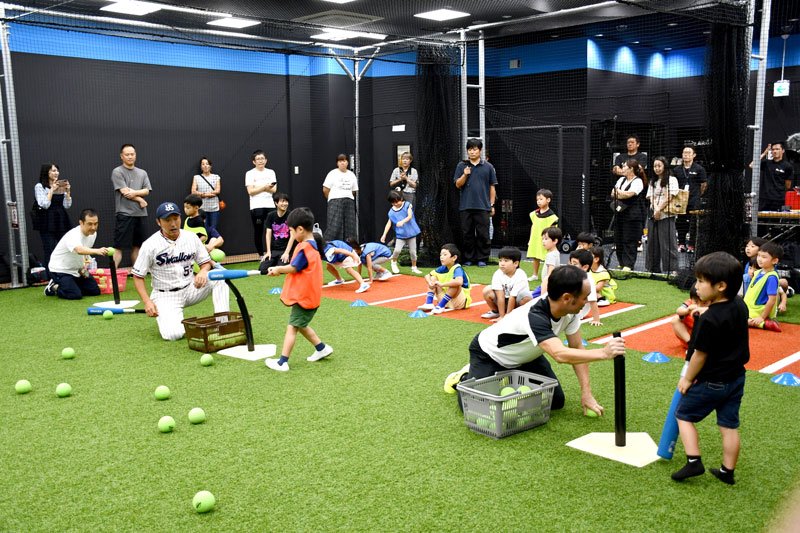 野球、上手にできた‼　児童ら元プロから技術学ぶ　鎌ケ谷
