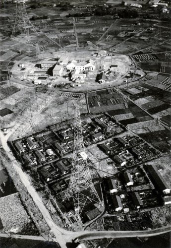 終戦後、米軍から返還される前の電信所の中心部（船橋市郷土資料館提供）
