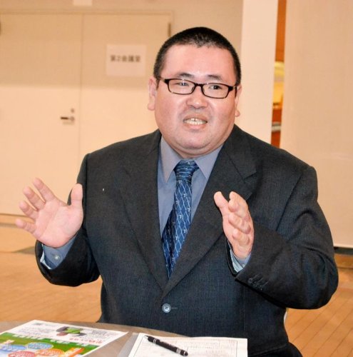 半杭利治氏