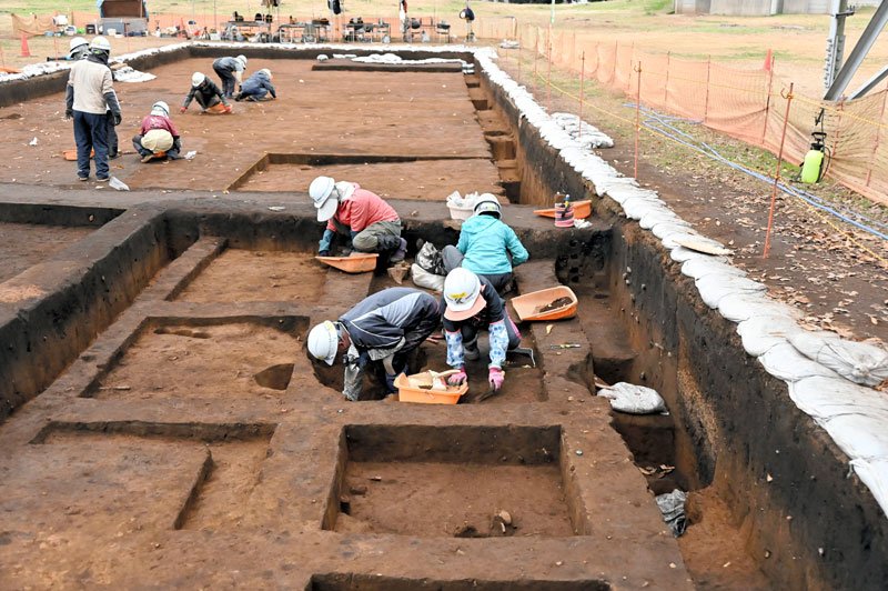 今回は縄文時代後期の遺構の調査が主に行われた＝２７日、千葉市若葉区