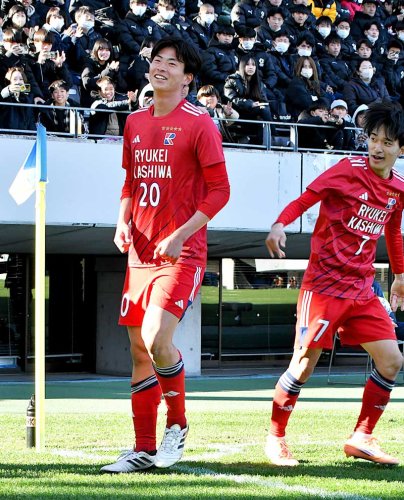 大藤、貴重な追加点　鋭く攻めＰＫ　流通経大柏　第１０４回全国高校サッカー選手権