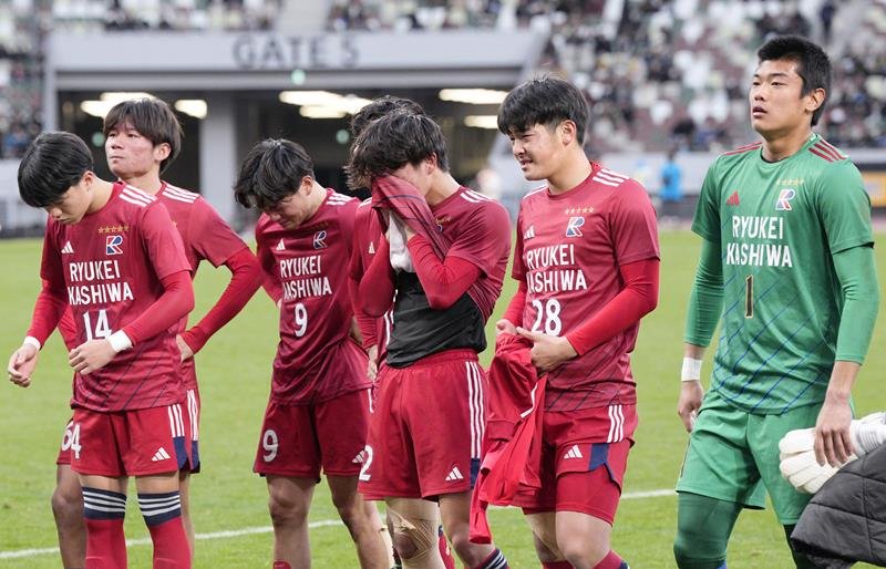 流通経大柏、終盤痛恨の失点　「夢の続き」後輩に託す　第１０４回全国高校サッカー選手権