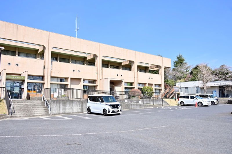 複合化しての再整備が予定されている土気いきいきセンターや土気公民館＝２４日、千葉市緑区（画像の一部を加工しています）