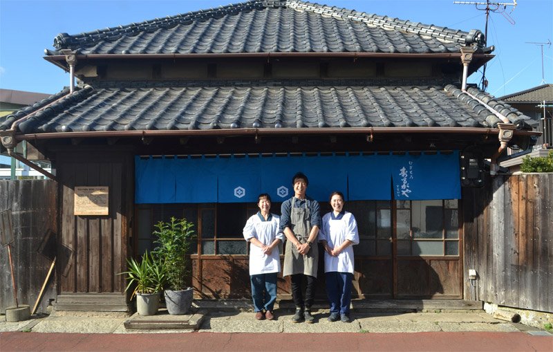 国登録有形文化財を活用した和食店「むぎとろ寿るがや」＝佐倉市