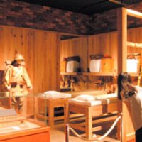 現代を扱う展示室で、実物大で再現されている佐倉連隊兵舎の様子＝国立歴史民俗博物館