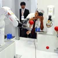 最新ネット家電に注目　けん玉ロボットも　国内外５３１社　幕張シーテック開幕