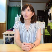 ゆずりばを開業した思いを語る石垣代表＝市川市