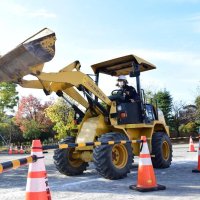 「本物は初めて」　児童が重機操縦　市川・富美浜小で体験授業