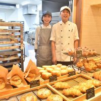 ”まちのパン屋”勝浦にオープン　もっちりしっとり　自慢のパンで生まれ故郷に恩返し