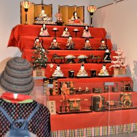 美しい“胡粉仕上げ”　人形師・原米洲の７段ひな人形初展示　船橋市郷土資料館で１３日まで
