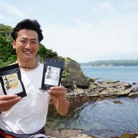 手塩にかけ２種類製造　新月、満月の日にくみ上げ　勝浦の海水　煮詰め天日干し