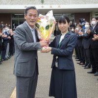 「市民の信託応える」　松戸・本郷谷市長が初登庁