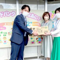 フードバンクに災害備蓄用食品　ＮＴＴ千葉西支店