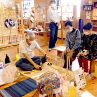 使って楽しむ職人の逸品　房州うちわ、遠州綿紬コラボ　長南で「にっぽんの手わざ展」
