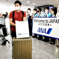訪日観光再始動　成田に香港からツアー客　待望の１０人、千葉県内外巡る
