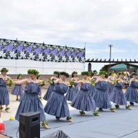 華やかダンスで南国気分　あさひフラフェスティバル