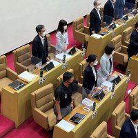 【速報】岡前議長に辞職勧告決議　職員へのハラスメント問題　市原市議会、全会一致で　岡氏は「事実誤認」と反発