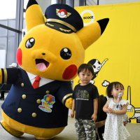 ピカチュウと空の旅満喫　ＬＣＣ成田―シンガポール線　機体、豊かな自然イメージ　成田空港