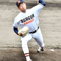 東京学館－木更津総合　２番手で登板した木更津総合の井上＝長生の森
