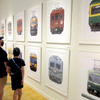 「電車の顔」ずらり　石井光智さんイラスト展　市川