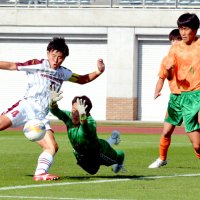 流経柏、初戦で敗れる波乱　中央学院２－１で金星　全国高校サッカー選手権千葉県大会