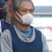 送検される吉野容疑者＝２日午後１時３分、東金署