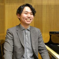 インタビューに応じる高木さん＝昨年１２月１２日、千葉市中央区
