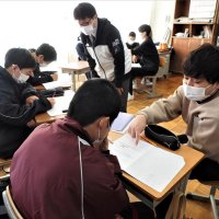 冬休みの宿題、大学生支援　小中生に助言　木更津・富来田学園