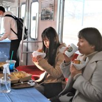 ゲンコツ電車カフェに変身　北総鉄道　西白井基地で撮影見学会　引退１６年、新入社員企画