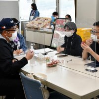 農産品販路拡大へ生産者ら商品ＰＲ　香取で商談会