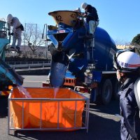 消火にミキサー車　大火災備え初訓練　長生郡市消防