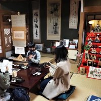 久留里藩士邸見学が盛況　君津で特別公開　「雨城楊枝」作り実演も