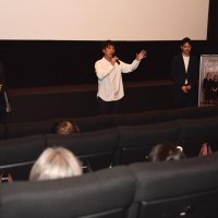 佐近監督“聖地”がい旋　京成ローザで舞台あいさつ　映画の道進むきっかけの場所　「わたしの見ている世界が全て」