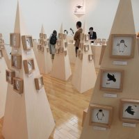 ペンギンづくし１０００作品　チーバくん作者、さかざきさん個展　市川