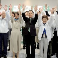 「市政前進させる」　井崎氏６選、激戦制す　流山市長選　【ちば統一選２０２３】