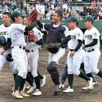 専大松戸が準々決勝進出　浦和学院（埼玉）下す　吉田、八回に逆転２ラン　第７５回春季関東高校野球大会