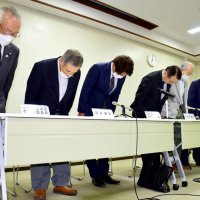 ＜長生村議長、女性職員殴った疑いで逮捕＞「最初は大きな声」　車に同乗の副議長、暴行は「よく分からなかった」　歓送迎会の帰り道