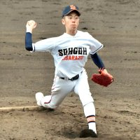 慶応─木更津総合　先発し８回途中２失点と力投した木更津総合の石沢＝保土ケ谷