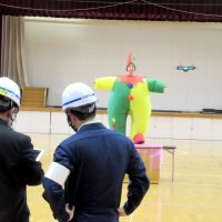 ドローン操作生徒挑戦　市川工業高でＮＴＴ東が特別授業