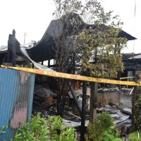 住宅火災５棟焼ける　旭、けが人なし