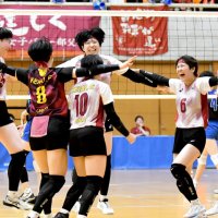 攻撃多彩、粘り勝ち　敬愛学園　バレーボール　千葉県高校総体