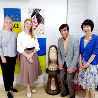 平和願いアマビエ像寄贈　ウクライナ大使館へ　茂原