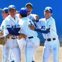 ５回戦進出を決め、喜ぶ光英ＶＥＲＩＴＡＳナイン