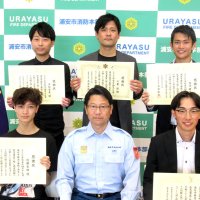 フットサル中コートで突然倒れる…　声かけるも反応なく　５人で救命「チームプレイ」　男性は息吹き返す　浦安市消防本部が感謝状　