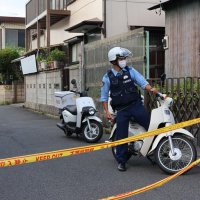 ７０代男性蹴られ死亡　殺人未遂疑い　隣家の４６歳男を逮捕「殺すつもりで暴力振るった」　市川の住宅