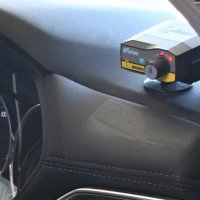 誤発進防止装置を作動するためのスイッチ。若い世代の家族などに車を貸す際にオフ状態にするという
