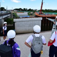 長生中防災部２３人　命守る治水対策学ぶ　房総豪雨で氾濫　改修中の一宮川訪ね